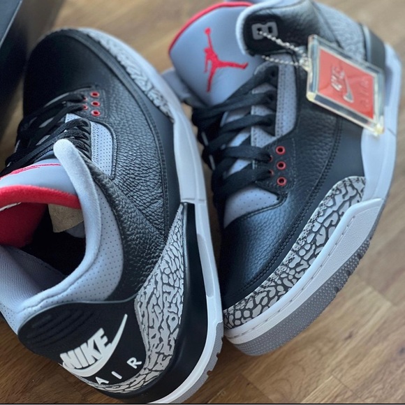 AIR JORDAN BLACK CEMENT 3’S - Picture 2 of 3